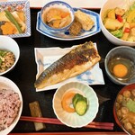 Satoukenoshokutaku - 本日の魚定食　有機納豆・玉子付き