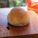 スパイスカフェ - 2023年のクリスマスランチコース(7000円)のくるみパン