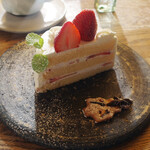 スパイスカフェ - 2023年のクリスマスランチコース(7000円)の苺のショートケーキ