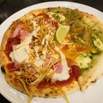 TRATTORIA BASIL - カリカリポテト&ベーコンビスマルクとバジルソースフレッシュトマトのハーフ