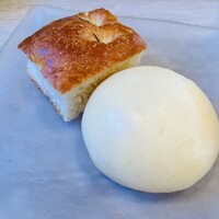 スミレオオサカ - パン2種 スミレオオサカ - パン2種