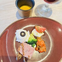 スミレオオサカ - 前菜オードブルとかぼちゃスープ スミレオオサカ - 前菜オードブルとかぼちゃスープ