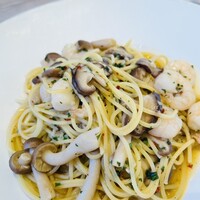 スミレオオサカ - 海老ときのこのペペロンチーノ スミレオオサカ - 海老ときのこのペペロンチーノ