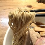 Jikaseimen Urota - 自家製の細ストレート麺はしっかりコシがあり、歯切れ良く風味も抜群です‼️