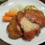 キッチン ブルー グローブ - 豚ヒレ肉ミラノ風カツレツのアップ