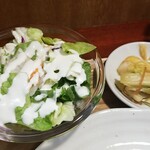 キッチン ブルー グローブ - サラダ、お新香のアップ