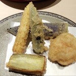 Tempura Azabu Yokota - 帆立・薩摩芋・茄子・ヤングコーン・オクラ