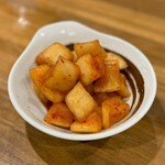 炭火焼肉ホルモンさわいし - カクテキ