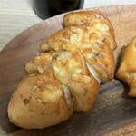 ビーグルベーカリー - チーズくるみパン