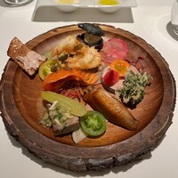 ル・ニコ・ア・オーミナミ - 前菜いろいろ。これだけでも十分すぎる内容