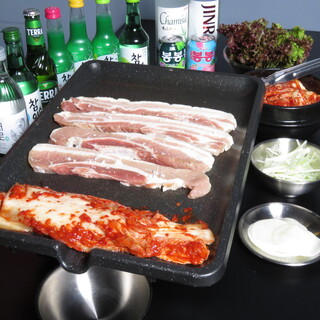 本格的な味が楽しめるヘルシーなサムギョプサルがオススメ◎