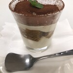 パン屋あんどキッチン 朝と昼と夜 - 料理写真:ティラミス