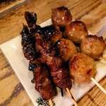 ゴーゴーホルモン亭 - 令和5年12月
営業時間(17:00〜23:00)
キリン生ビール一番搾り、日替わり牛串(ハツもと、つくね) 税込500円