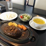 アリスの家 - 料理写真:ランチ　Aハンバーグ　サラダ・スープ・ライス・コーヒー  2023/9/17