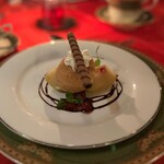 Le Lapin gourmana - ◇デザート／クリスマスのスイーツ
                      …リンゴのコンポートとキャラメルソルベ。
                      程よい甘さで美味しいです♪(o^^o)