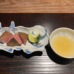 割烹 隆 - 隆おまかせコース２４２００円。厚切り牛タン炭火焼き。厚く切った牛タンは苦手なのですが、柔らかさと喉の通りが抜群で、とーっても美味しくいただきました