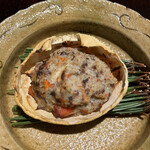 割烹 隆 - 隆おまかせコース２４２００円。香箱蟹殻焼き。内子、外子、味噌、身の四重奏に海老芋のすりおろしがクリーミーに絡まります。