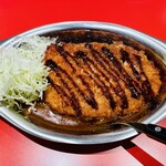 チャンピオンカレー - 2分程で提供、キャベツが嬉しい。