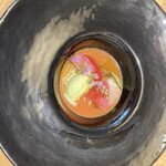 トラットリア フラテッリ ガッルーラ 大名古屋ビルヂング店 - 「サワラ」の炙り　フルーツトマトのガスパチョ　バジルのジェラート
