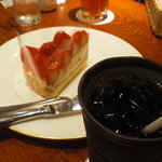 フィリップス　ガーデン　カフェ  - アイスコーヒーとイチゴのタルト（ケーキセット）