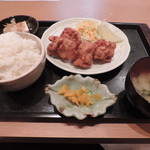 旬の鮮魚と個室 楽の宴 - ランチの鶏の唐揚げ定食