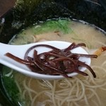 喜奴屋 - 豚骨の定番キクラゲ。