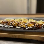 鉄板焼 もんじゃ焼 ひいろ 新町店 - 本日のアテは「チーズ in とん平」 ソース味の1品も忘れちゃいないよ( ≖ᴗ≖​)ﾆﾔｯ  こちらのソースは甘さの中にちょっぴり洋風テイストな酸味があって独特 b(ˊᗜˋ*)❑””おいしい