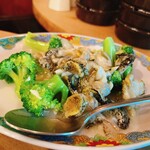 中国料理 もみぢ - ツブとブロッコリーの炒め物