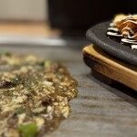 鉄板焼 もんじゃ焼 ひいろ 新町店 - 「すじコンと油かすのなにわ風」 このラインナップでまずいわけがない！