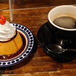 リトルネストカフェ - 自家製プリンにハンドドリップコーヒー