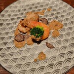 カデルムーロ - 北海道産ホタテと天使エビのソテー　マッシュルームソース　トリュフ風味