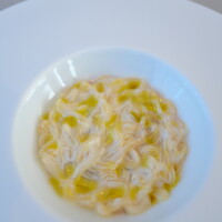 SEZANNE - クラゲ、アンチョビ、ベースにトマトといんげんとオリーブ。少々中華の香り。