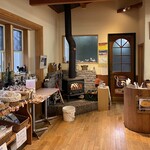 牧場のパン屋さん カウベル - 店内