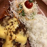 びっくりドンキー - チーズがネチョネチョとハンバーグと一体化しこの上ないハーモニーを生み出している