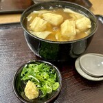 伏見　藪そば - 湯葉あんかけ＋揚げもち
薬味(刻み葱/生姜)