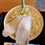 拉麺 グレープ - みそラーメン 900円(税込)。