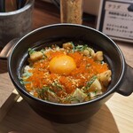 ニンニクバル にょんにょご - 土鍋 イクラサーモン