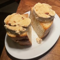 カルネジーオ イースト - 