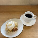 あいはなカフェ - バナナシフォン(＋２００円)    ランチセットのコーヒー