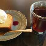 SPECIALTY COFFEE BEANS No.13 - 料理写真:オーダーしたコーヒー＆デザート