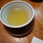 Kani Douraku - サービスの熱いお茶
