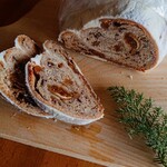 自家製酵母パン ひとつぶ - シュトレン、スライスしてみた