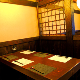 A Japanese space where you can feel the warmth of wood. We welcome everyone from individuals to large groups.