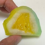 Okashitsukasa Yoshioka - コハクのパイナップル