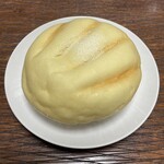 牧場のパン屋さん カウベル - メロンぱん 170円