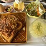 Cafe Sona - 大容量のモーニングです。