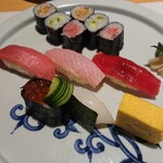 229135400 - 真ん中が氷見の鰤、鰤の概念が変わりました！脂はノリノリなのにさらっとしてて、天然の上質な鰤を食べずして鰤を語ってはいけない！