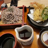 Japanese & Modern Chinese 嵐山 - 天麩羅そば(冷)大盛1,000円 Japanese & Modern Chinese 嵐山 - 天麩羅そば(冷)大盛1,000円