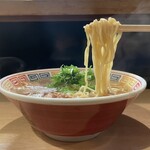 宇奈月 - 中華そば 並
            セット 日替りお寿し三切付
            ※サーモンの磯巻