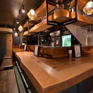 隠れ家のような落ち着いた雰囲気のお店です